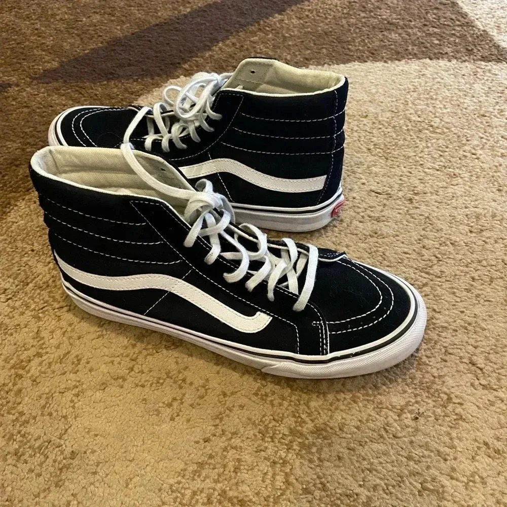 VANS-black &white sneakers - Picture 3 of 4
